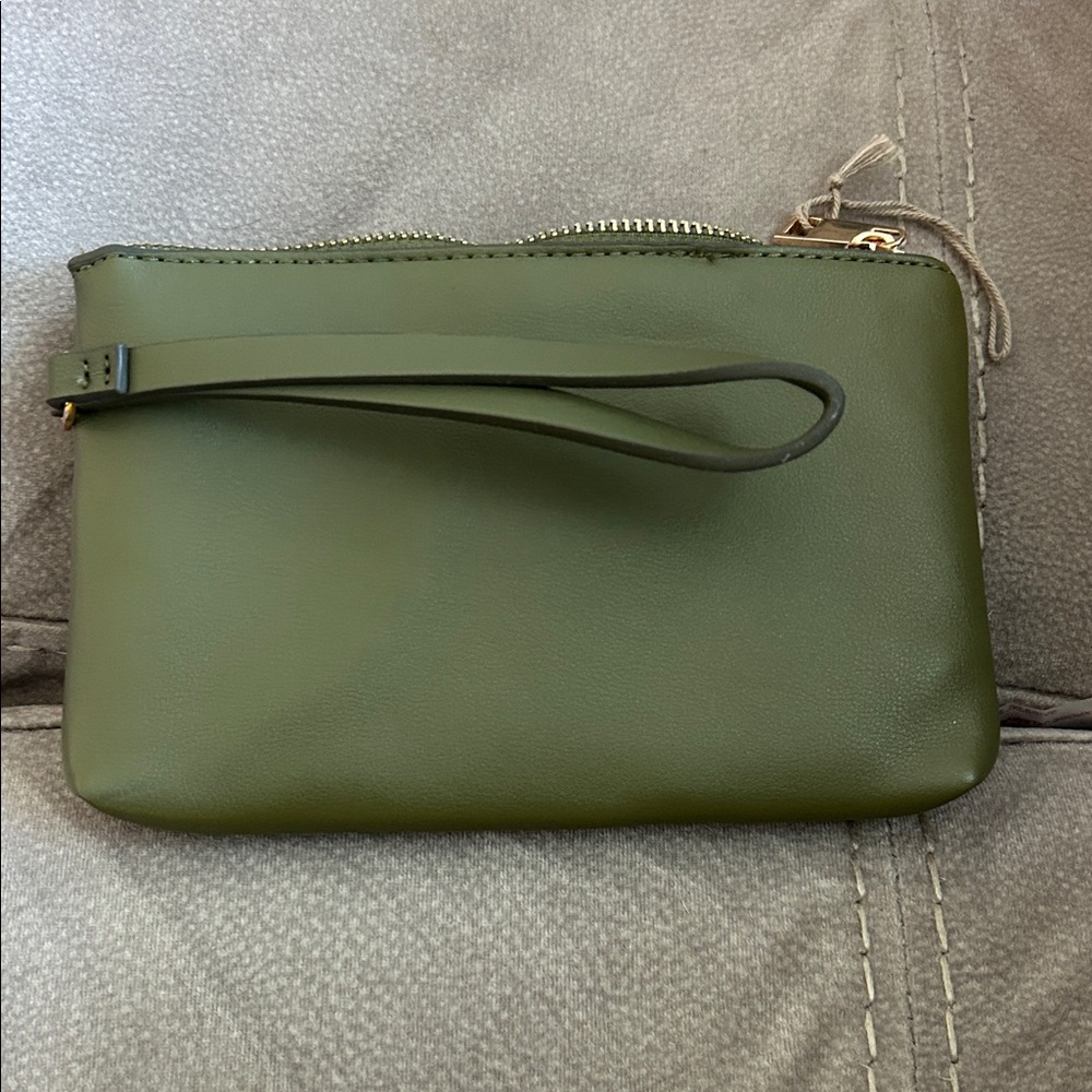 NWOT a new day Forest Green Wristlet Clutch